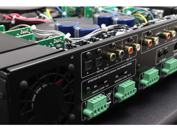 Rotel C8+ Multikanalseffektforsterker med DAC