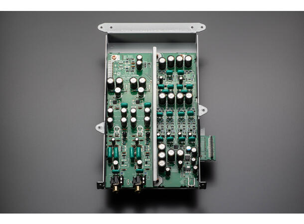 Marantz Model 40n - Sort Integrertforsterker med innebygget HEOS