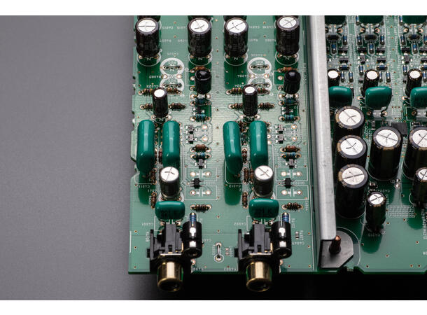 Marantz Model 40n - Sort Integrertforsterker med innebygget HEOS