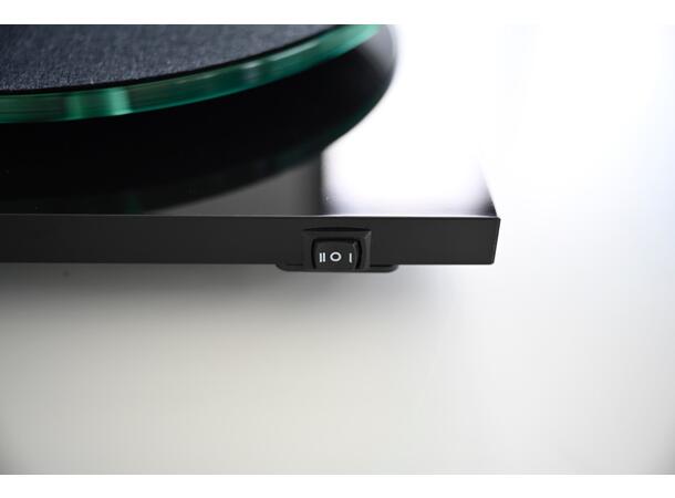 Pro-Ject T2 - piano sort Med Sumiko Black Rainier pickup