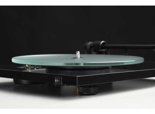 Pro-Ject T1 EVO - piano sort Platespiller med Ortofon OM10 pickup