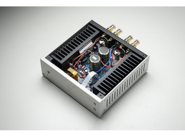 Pro-Ject Amp Box RS2 - sølv High end effektforsterker 