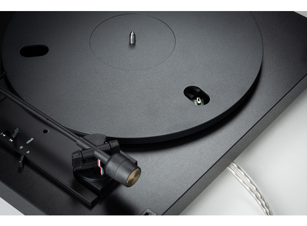 Pro-Ject A1.2 - sort Helautomatisk platespiller- MM E pickup