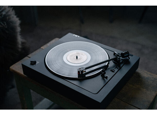 Pro-Ject A2 platespiller m/2M Red - sort Helautomatisk platespiller 