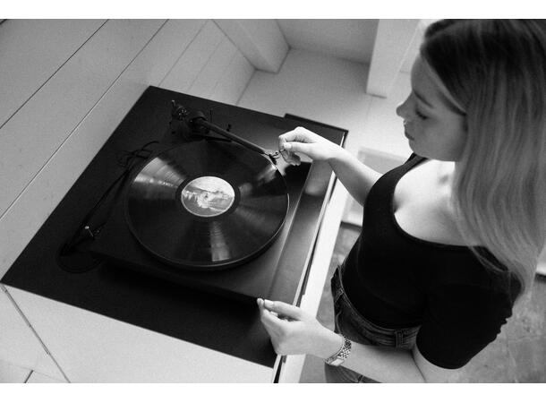 Pro-Ject Colourful Audio System E - gul Alt-i-ett komplett stereoanlegg 