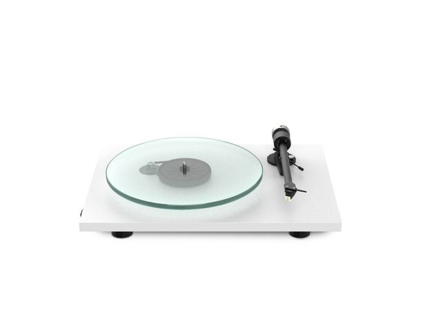 Pro-Ject T2 - hvit silkematt Med Sumiko Black Rainier pickup