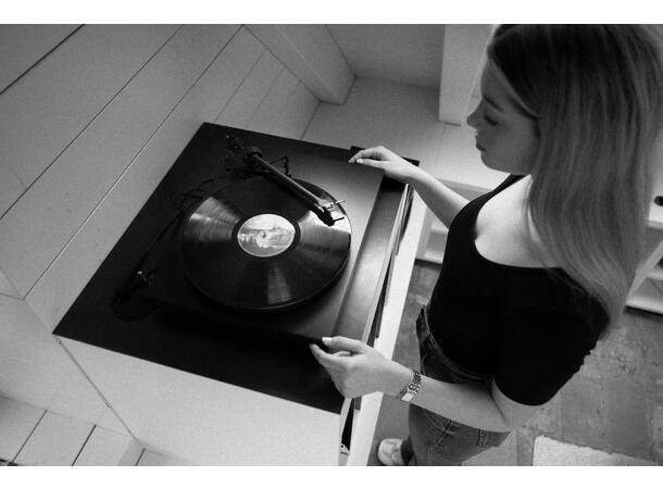 Pro-Ject Colourful Audio System E - hvit Alt-i-ett komplett stereoanlegg