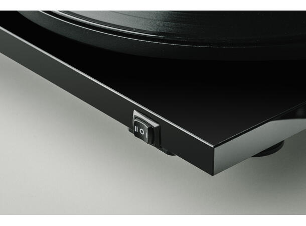 Pro-Ject E1.2 - sort piano 