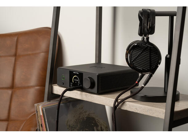 Rotel DX-3 - sort Hodetelefonforsterker 