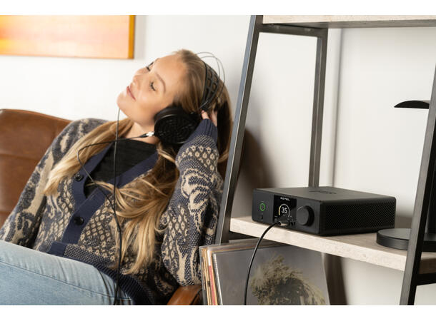 Rotel DX-3 - sort Hodetelefonforsterker 