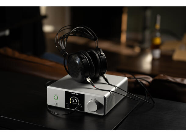 Rotel DX-3 - sølv Hodetelefonforsterker 