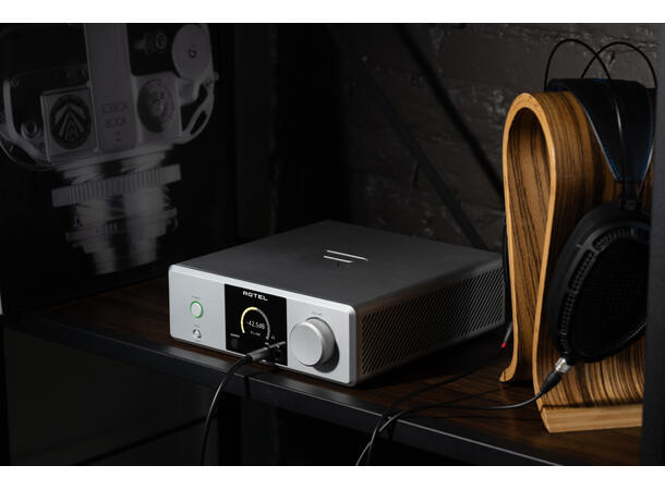 Rotel DX-3 - sølv Hodetelefonforsterker 