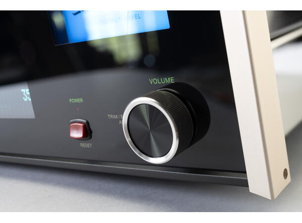 McIntosh CS7500 Forforsterker med innebygget strømming 