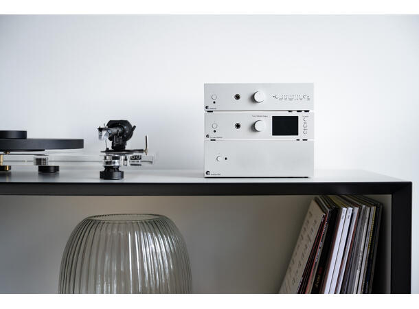 Pro-Ject Pre Box S3 - sølv Kompakt alt-i-ett forforsterker 
