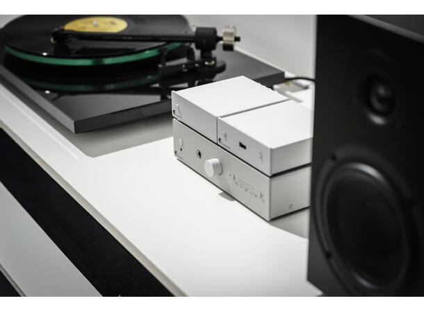 Pro-Ject Pre Box S3 - sølv Kompakt alt-i-ett forforsterker 