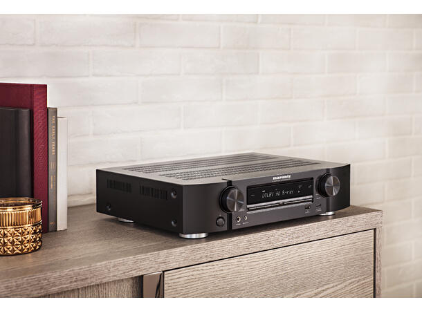 Marantz NR1510 Sort 5.2Ch 8K AV Receiver med HEOS