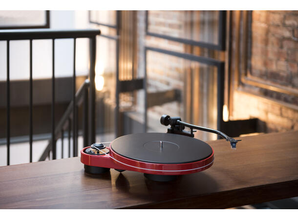 Pro-Ject RPM 3 Carbon - sort piano Platespiller med 2M Silver 