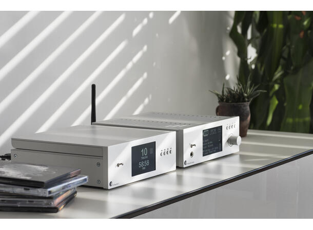 Pro-Ject Pre Box RS2 Digital - sølv Kompakt Forforsterker med DAC 