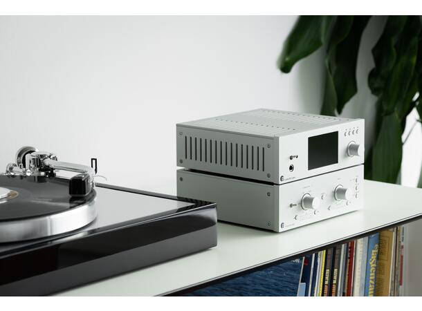 Pro-Ject Phono Box RS2 - sølv Balansert RIAA-trinn - MM/MC