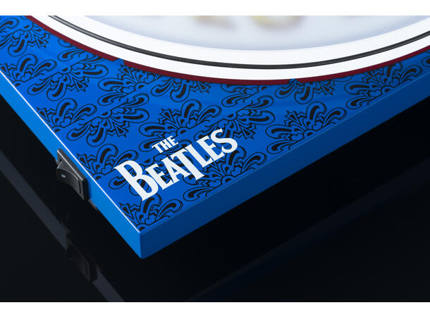 Pro-Ject Essential lll -  Sgt. Pepper Art collection platespiller med OM10
