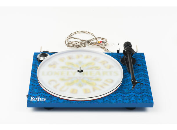 Pro-Ject Essential lll -  Sgt. Pepper Art collection platespiller med OM10