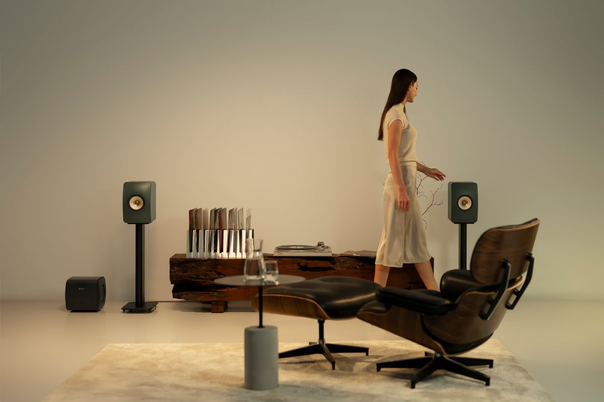 KEF LS50 Wireless II lytting i stue