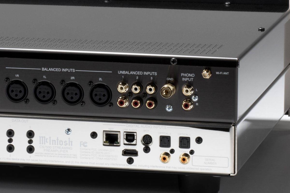 McIntosh CS7500 bakfra i vinkel