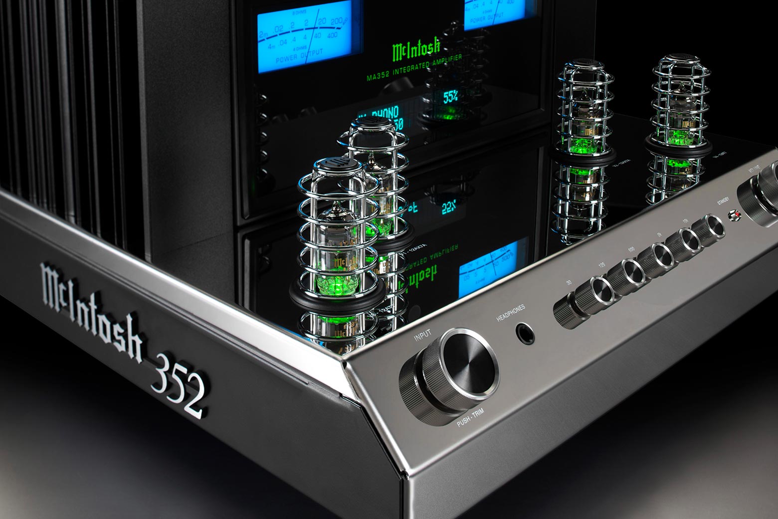 McIntosh MA352 – detaljer med rør og wattmetre
